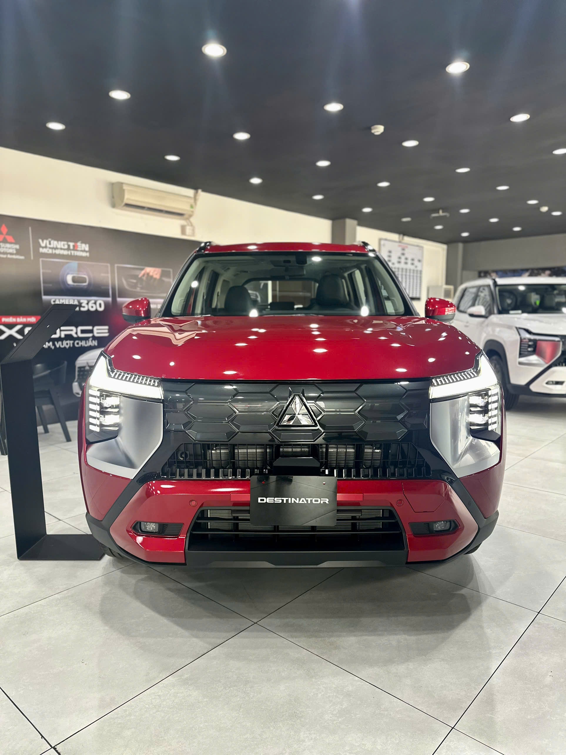 Mitsubishi Destinator 